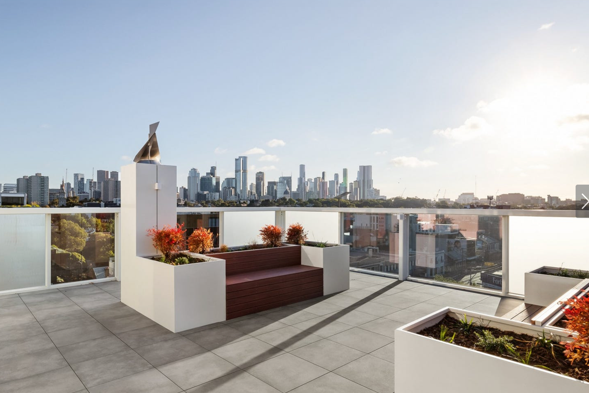 The George 363 – Penthouse Views