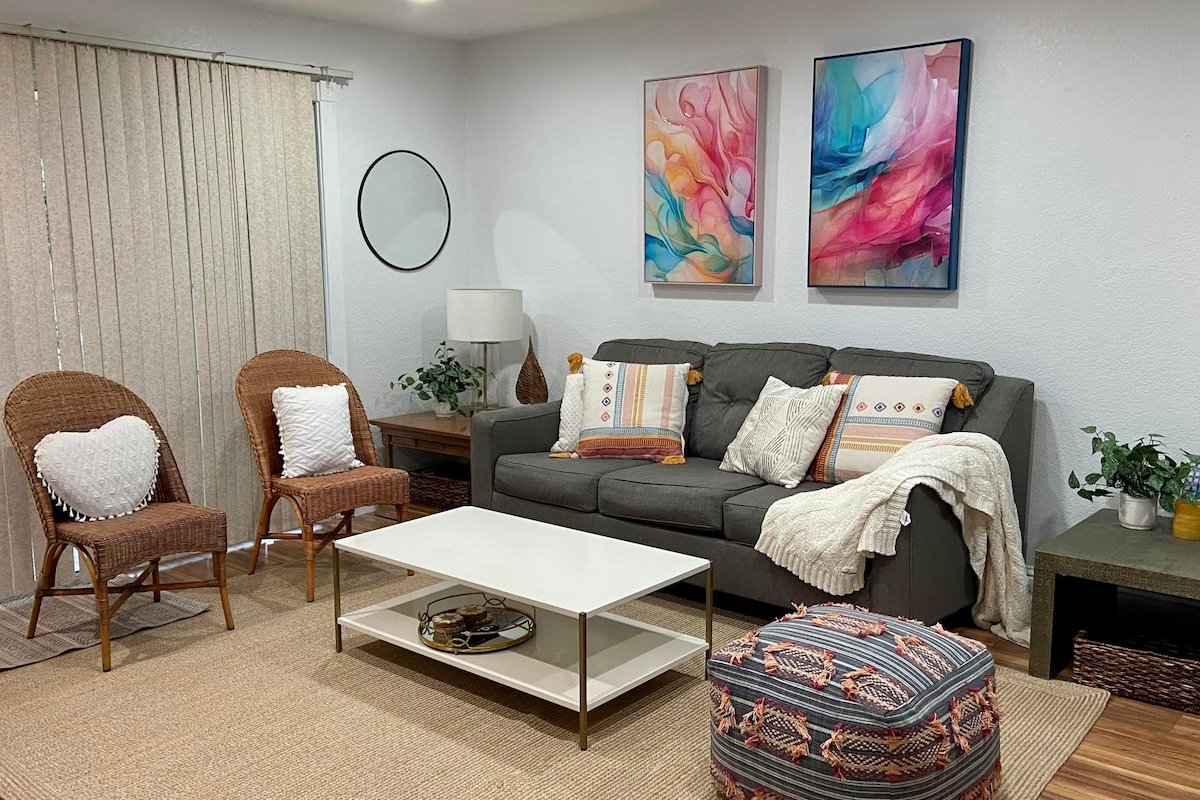 Sleep12 Updated Large home Near Santana Row gallery image 2