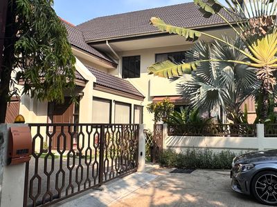 市中心铜锣区25巷独立花园别墅六房四卫