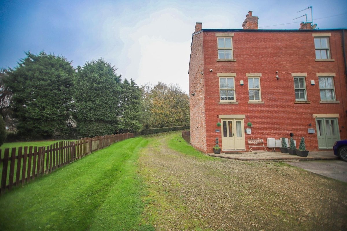 The Secret Garden gallery image 5