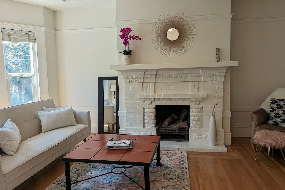 Spacious Sunny Safe 2br@Noe Valley w/ yard gallery image 2