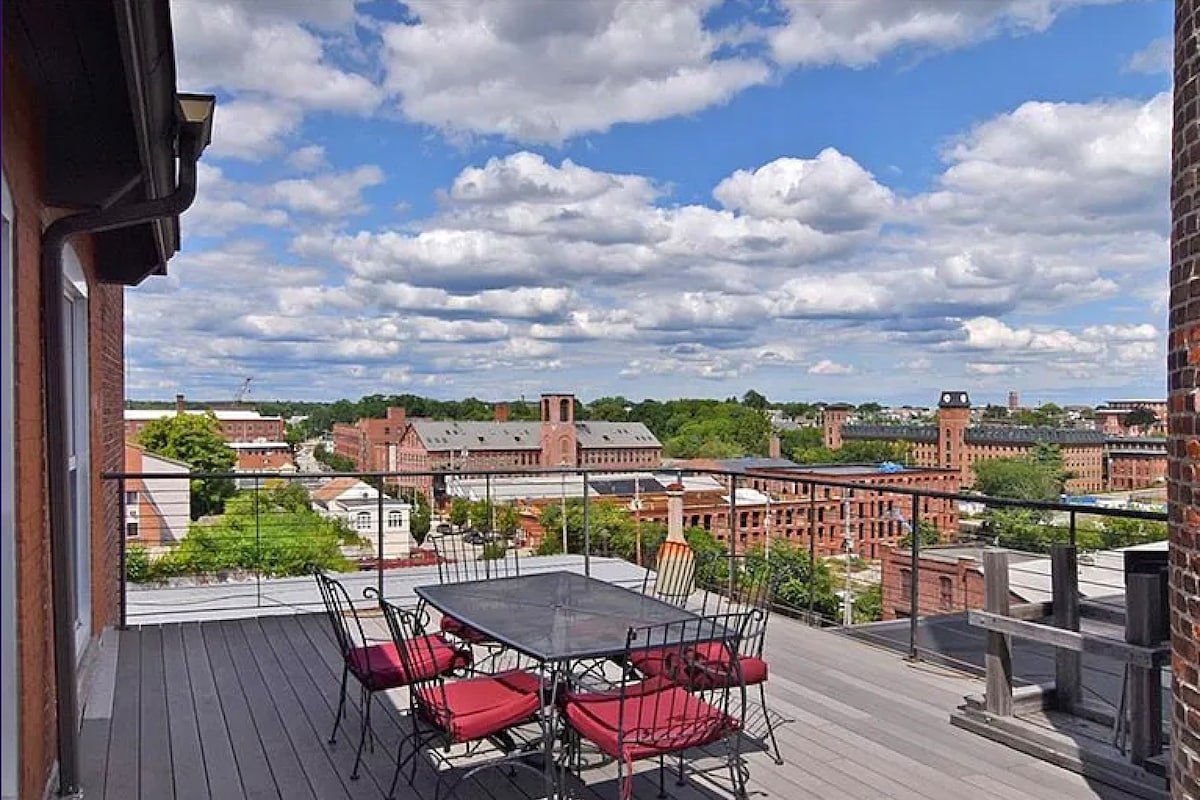 The Sunset Loft at Downtown gallery image 3