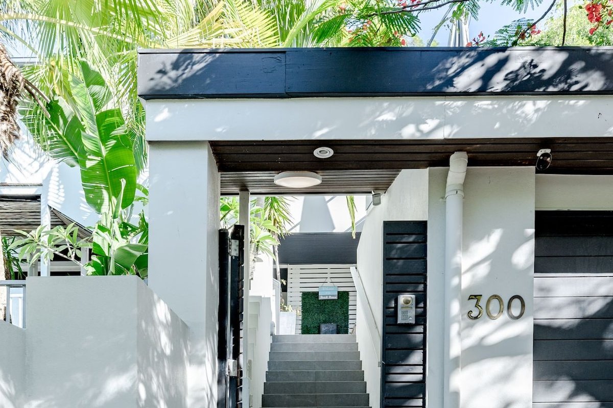 Peregian Beach Holiday House Resort Pet Friendly gallery image 3