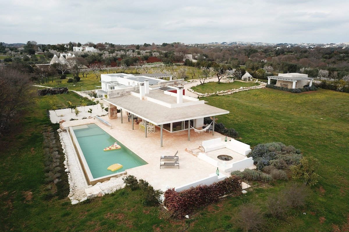 Beautiful Villa Flora with pool gallery image 4