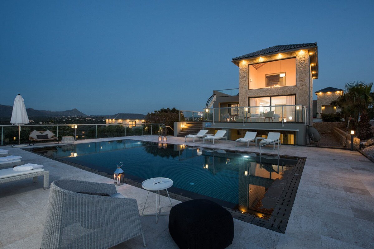 Villa Versailles-your luxury senses. Seafront gallery image 3