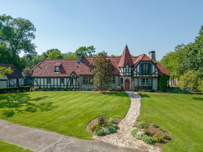 Charming Historic Ivy Hall Home in Prime Location!