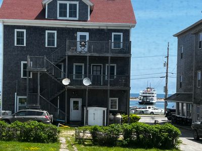 Payne Cottage. A private oasis in downtown.