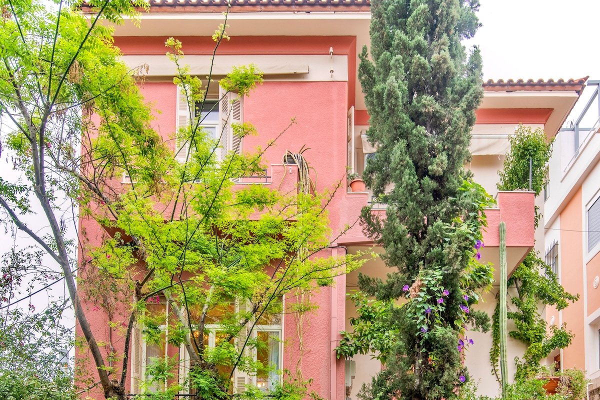 Majestic views over Acropolis gallery image 4