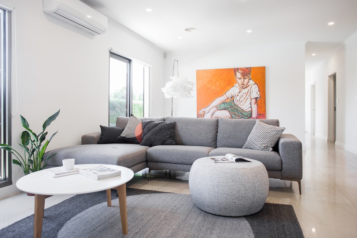 Spacious Penthouse Apartment in East Melbourne gallery image 2