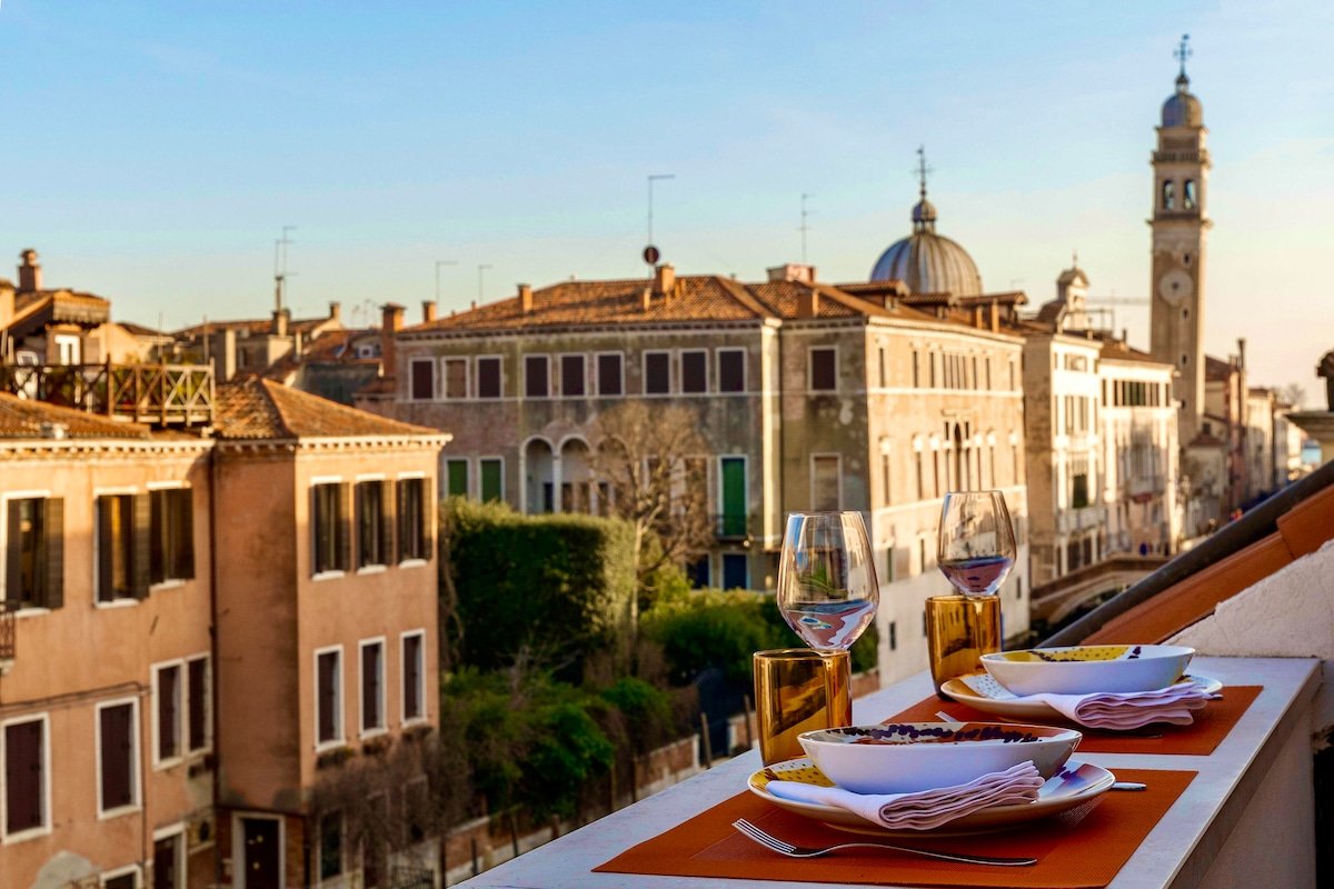 San Lorenzo Canal view gallery image 4