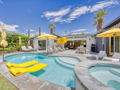 Your Own Private Resort, Centrally Located!