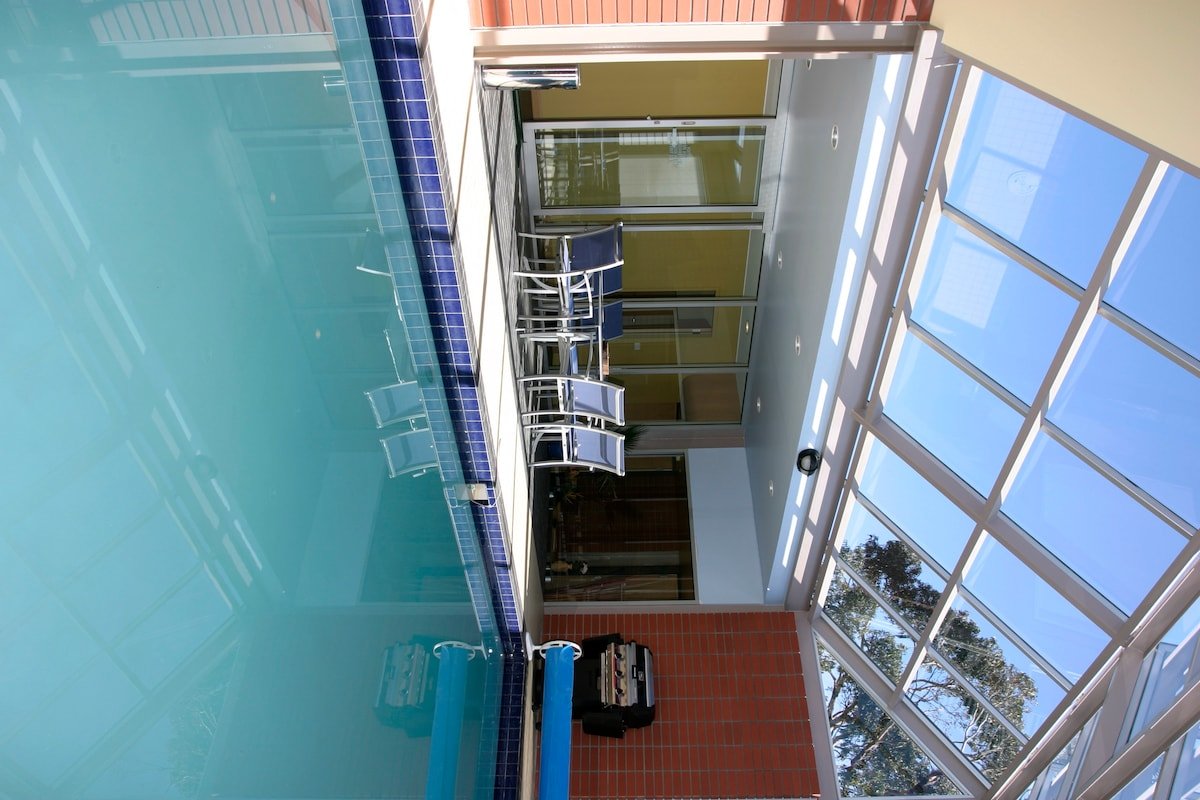 Waterfront – sleeps 7, Courtesy car gallery image 4