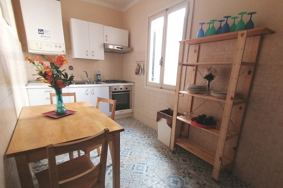 Grande (8+) al centro vicino a Duomo e Stazione gallery image 4