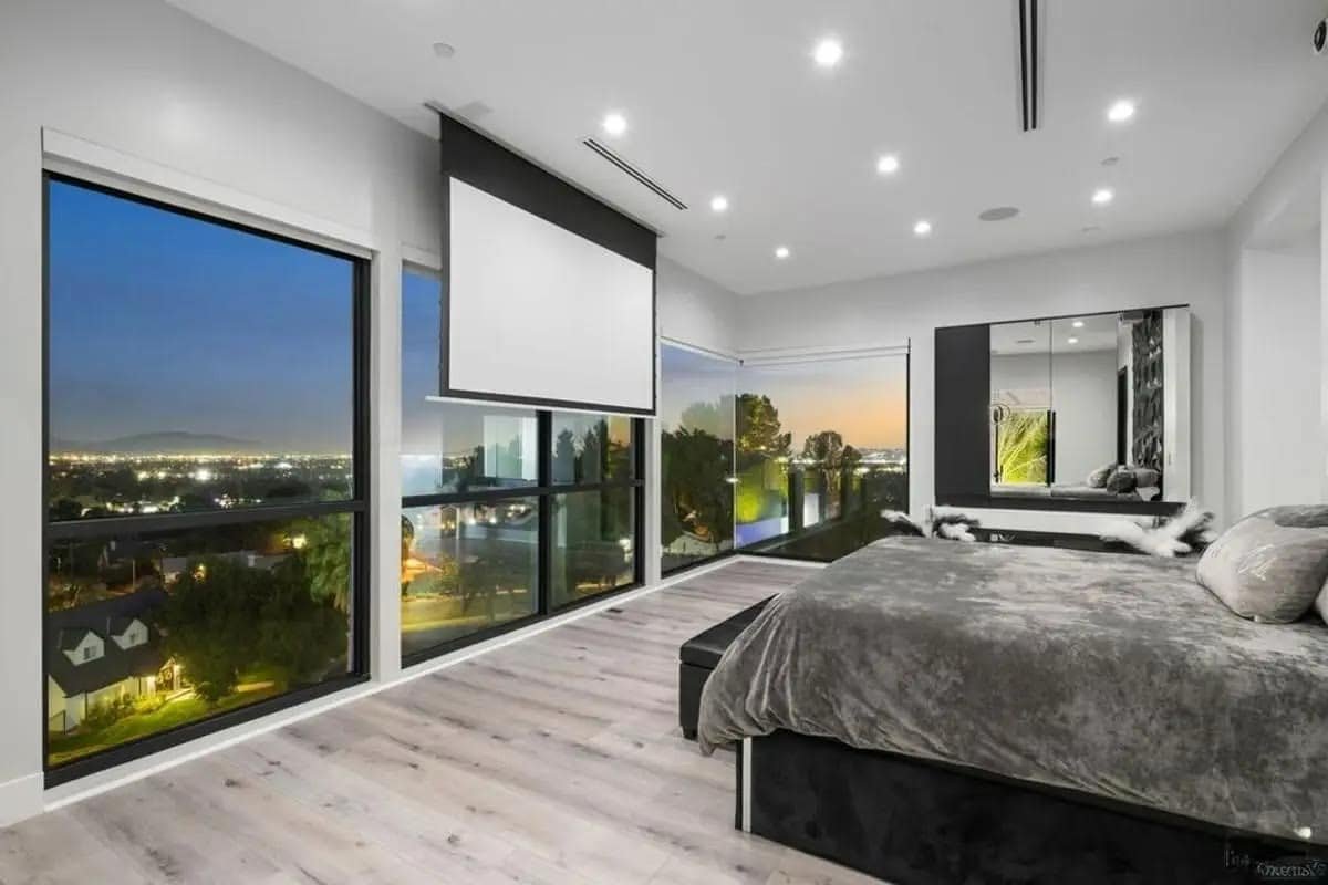 Ultimate Luxe Retreat w/ Epic Views, SPA & Pool gallery image 5