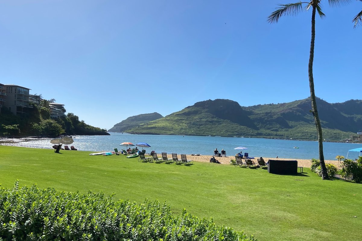 Honu Oceanfront Beach Home: sleeps 9! gallery image 3