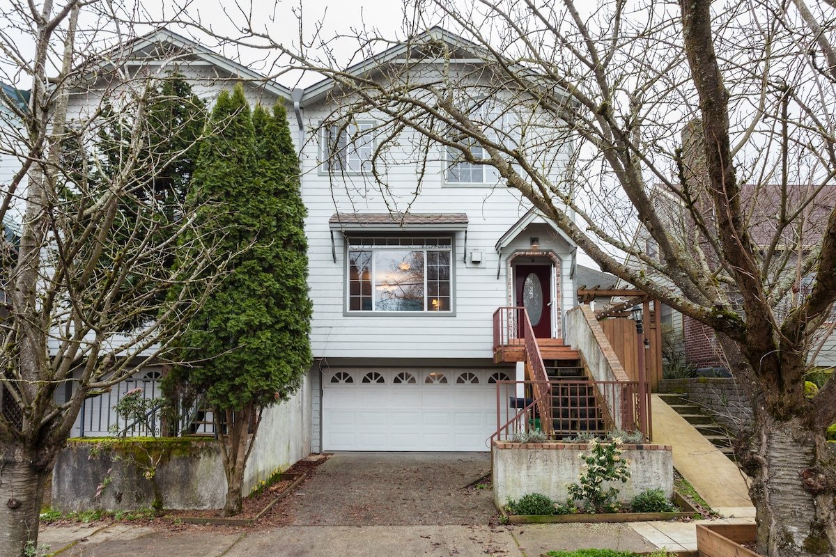 Cora Street Retreat – 2 bedroom in Portland gallery image 2