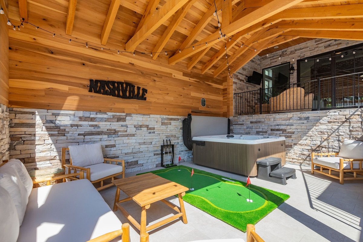 The Golden Oak | 2 Min to Geodis | 10 Min to BDWY gallery image 2