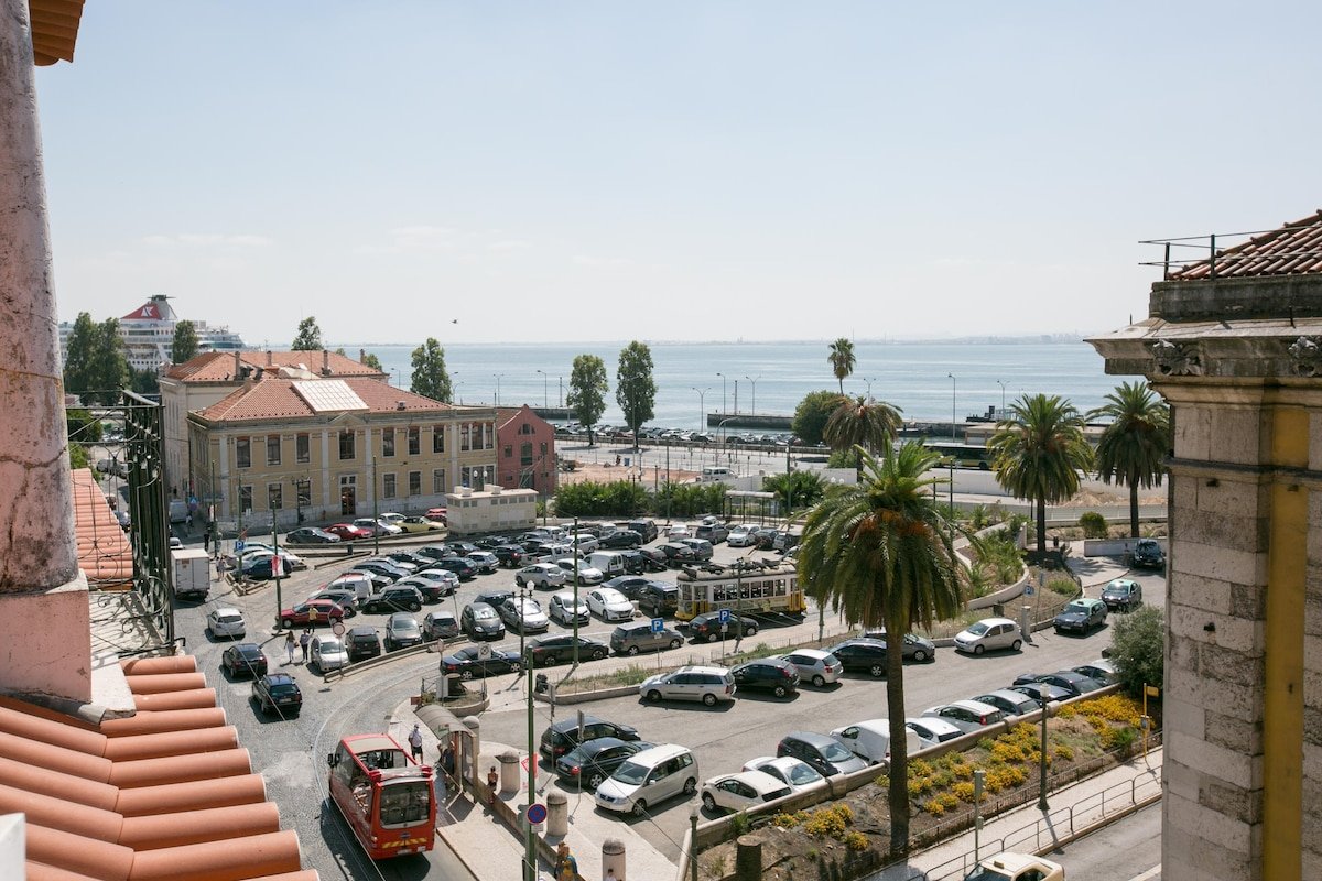 CITY CENTER SEAVIEW APARTMENT gallery image 2