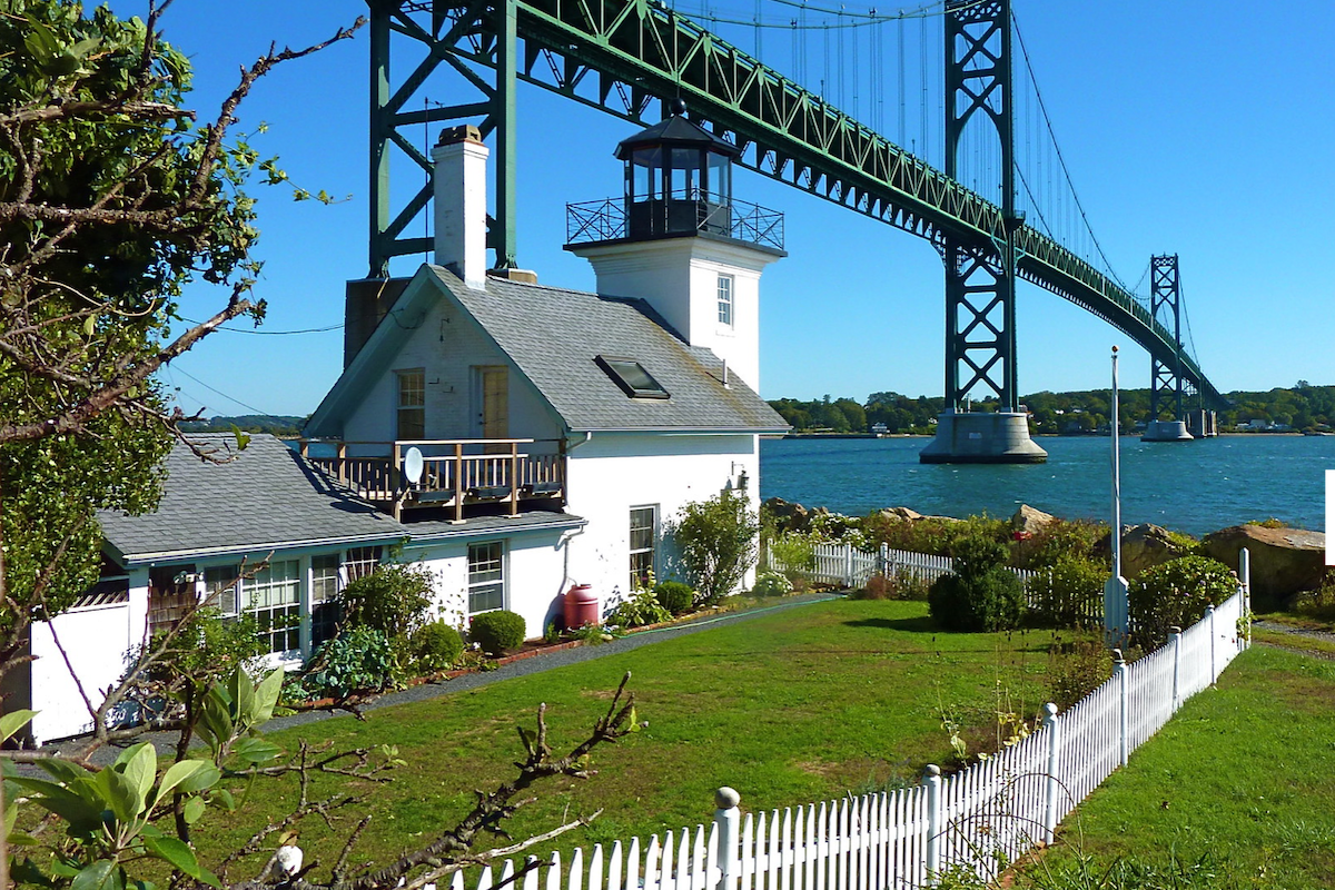 Bristol Ferry Lighthouse gallery image 2
