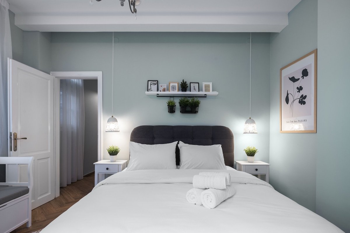 Homevision – Architectural Condo gallery image 3