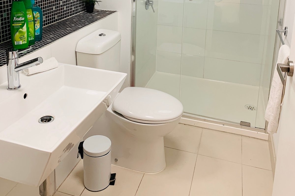 3BDR2BTH#Opposite SouthernCrossStation#FreeParking gallery image 5