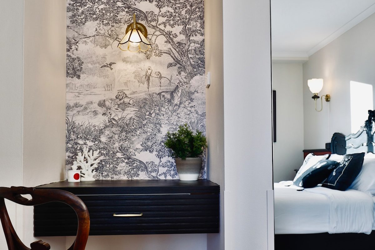 Urban Bliss Abode – Views | Parking | Gym | Pool gallery image 5