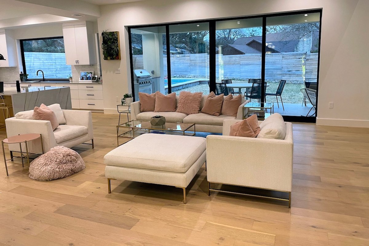 New Lux Home 5bd/5ba with Pool & Hot Tub gallery image 5