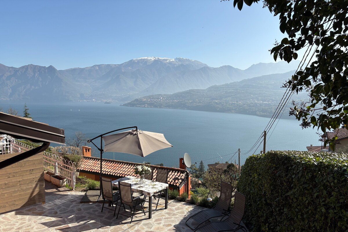 Exclusive house with airco: Wide view on Lake Iseo gallery image 5