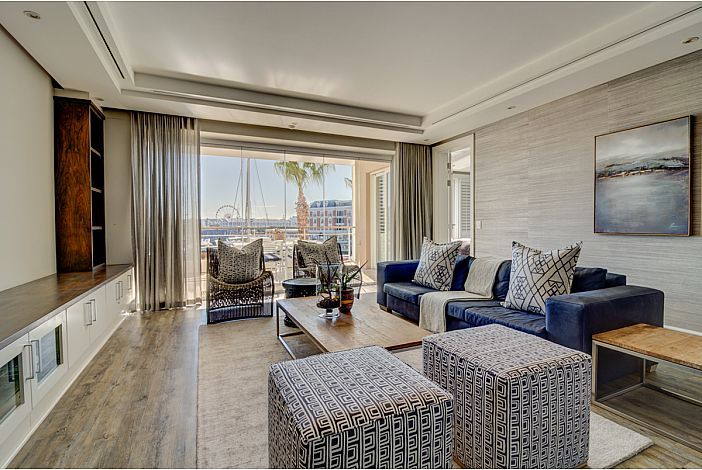 Photo 2 of Paregon 205 accommodation in V&A Waterfront, Cape Town with 3 bedrooms and 2 bathrooms