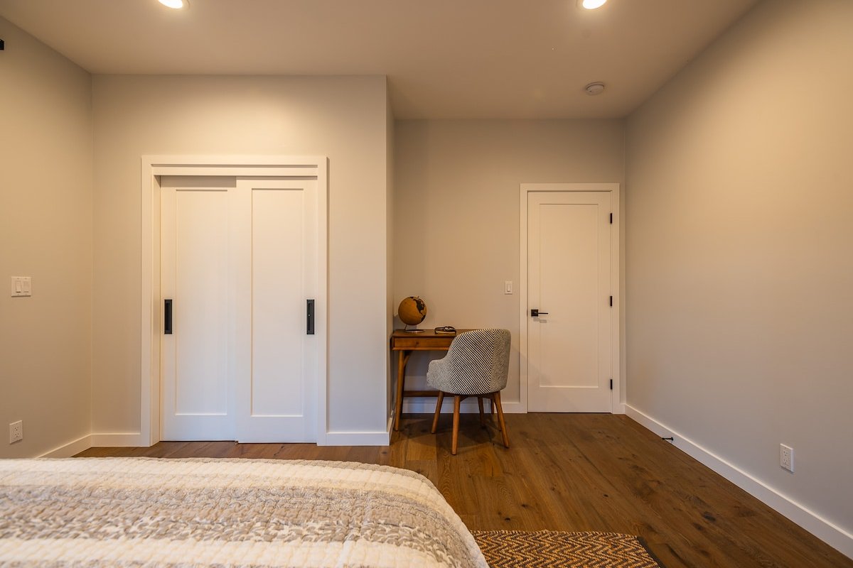 Bungalow Twins gallery image 5