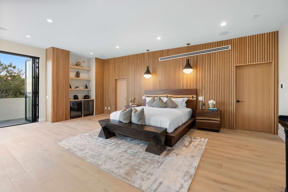 Scenic Malibu Getaway w/ Pool – Steps to the Ocean gallery image 2