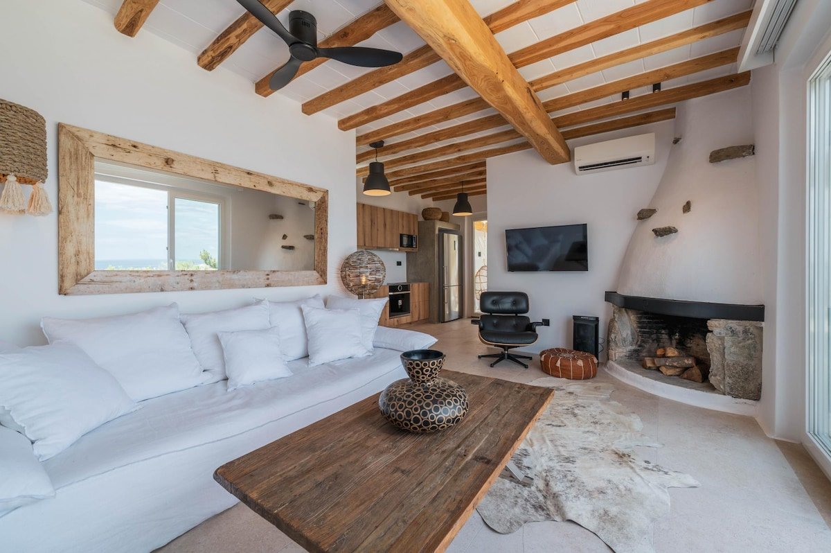 Nomade Villa 4BR over Psarou beach gallery image 5