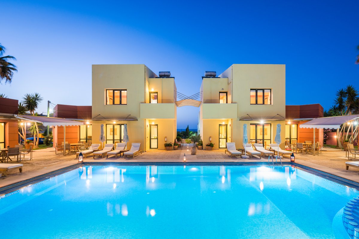 2 Villas,Sleeps 12,Beach, Pool.