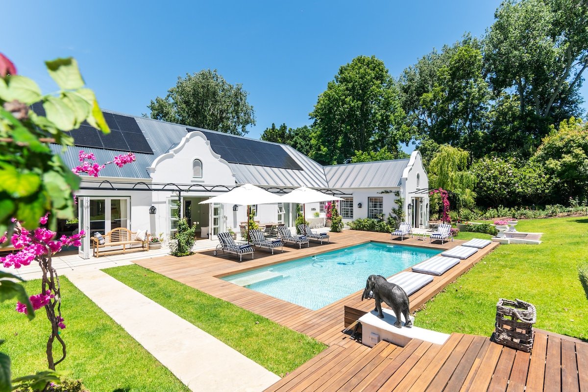 Hohenhort Villa – heated pool -back up power gallery image 2