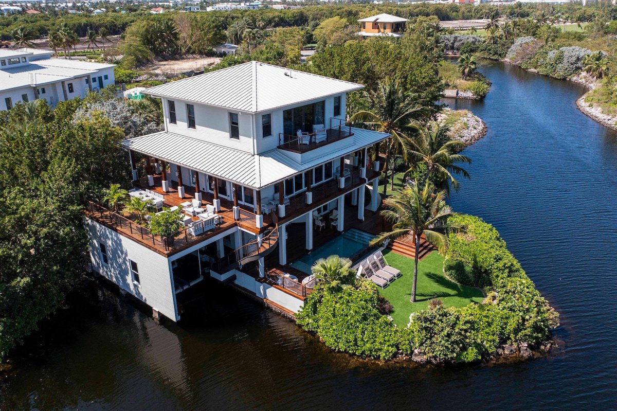 Ritz-Carlton Villa by RC Cayman Residences Rentals