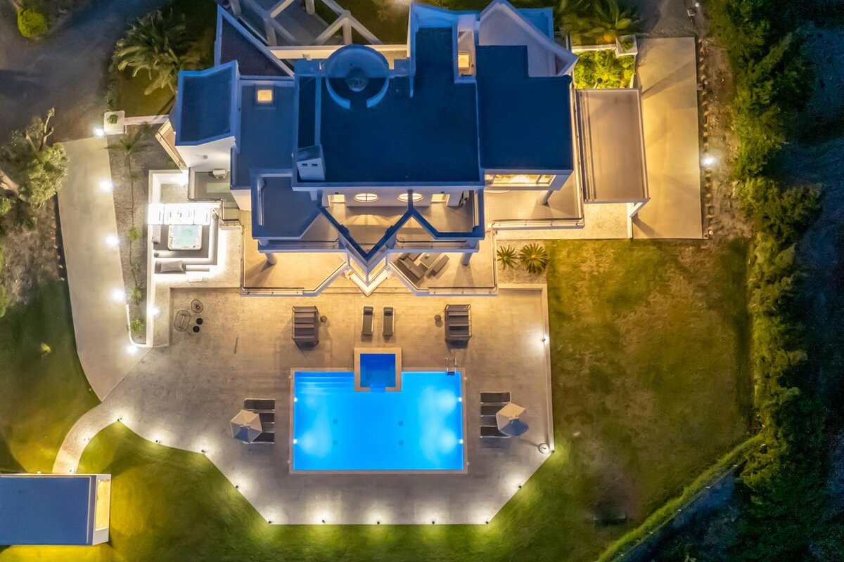 Monte Smith Grand Luxury Villa gallery image 2