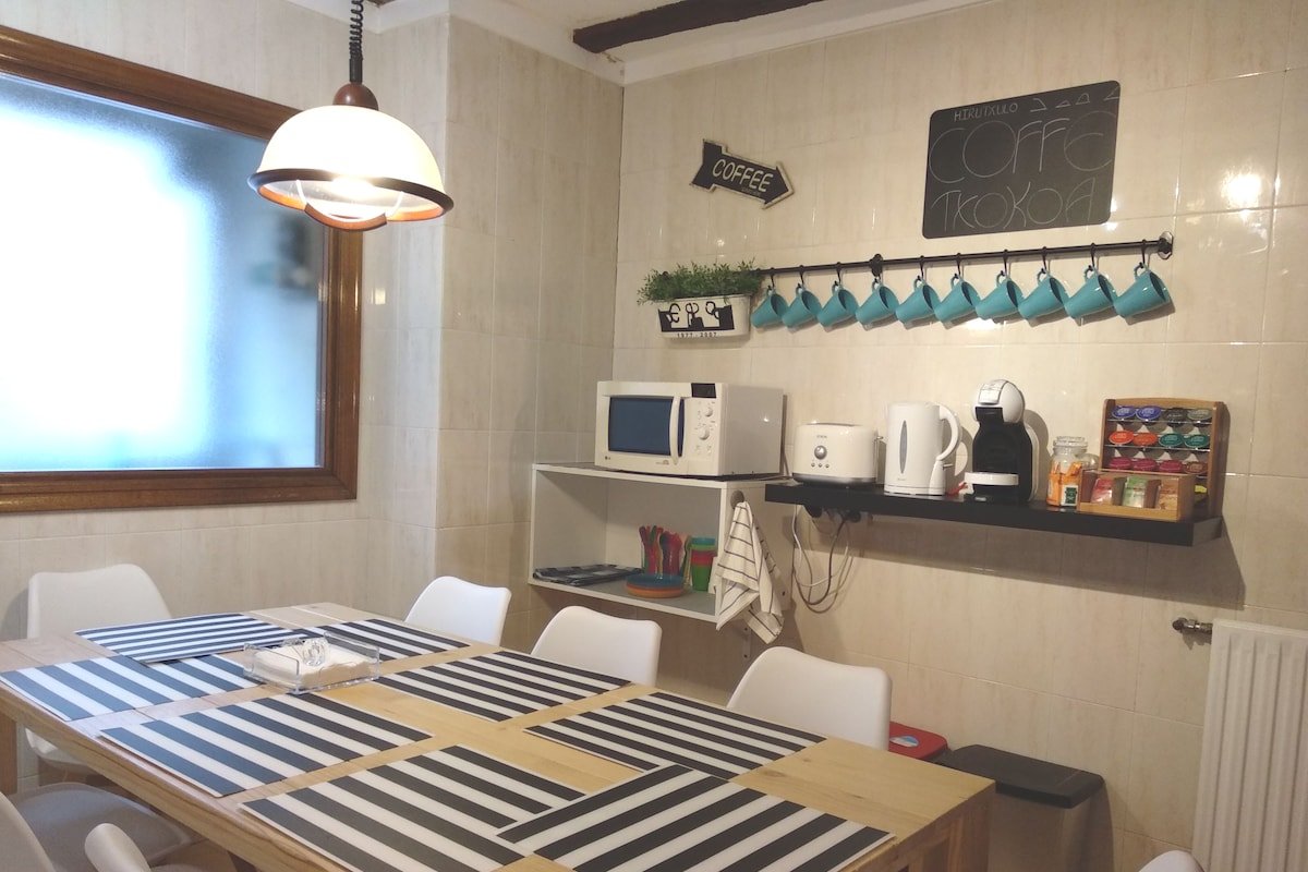 HIRUTXULO RENTAL – OLD TOWN gallery image 4