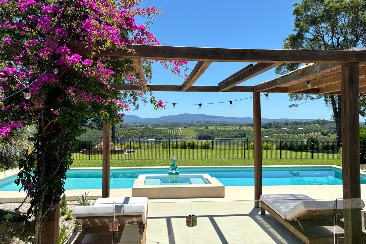 Stunning Hinterland Tuscan Retreat NSW