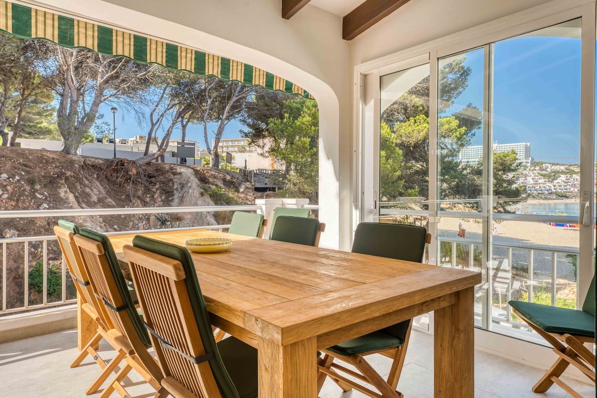 En la playa de Arenal d’en Castell con kayak gallery image 5