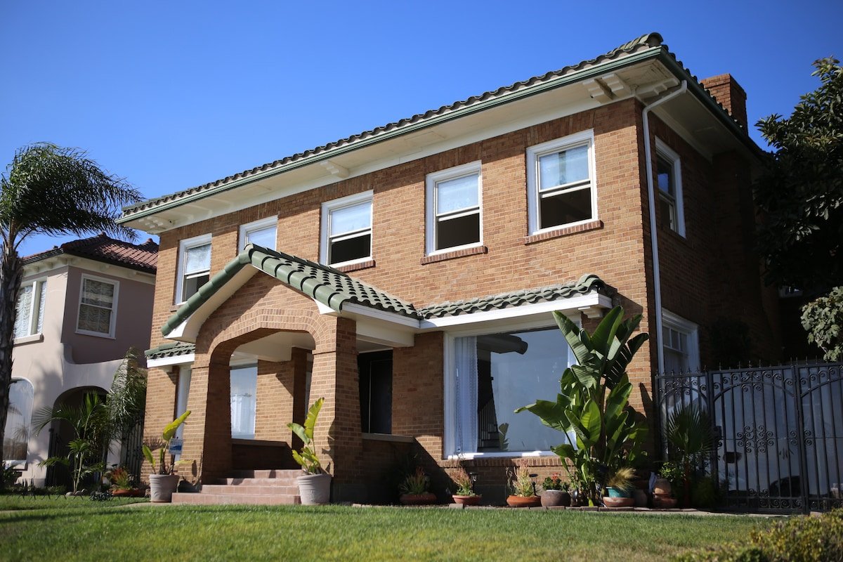 Ocean house, full size Tennis court & Pickleball. gallery image 4