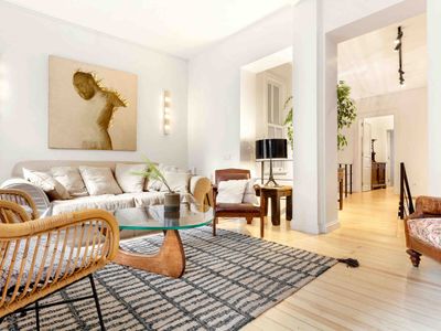 Urban Bridge Loft – 3BR – 2BA – Galata