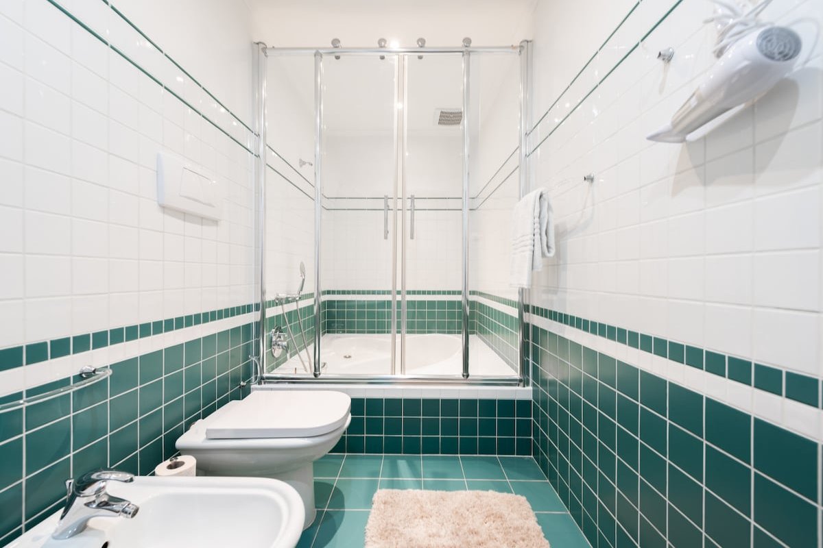 Superior 4BDR Apartment Steps from Charles Bridge gallery image 5