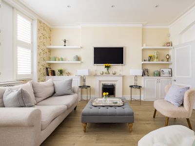 The Montagu – 2 Bedroom with Terrace in Kensington