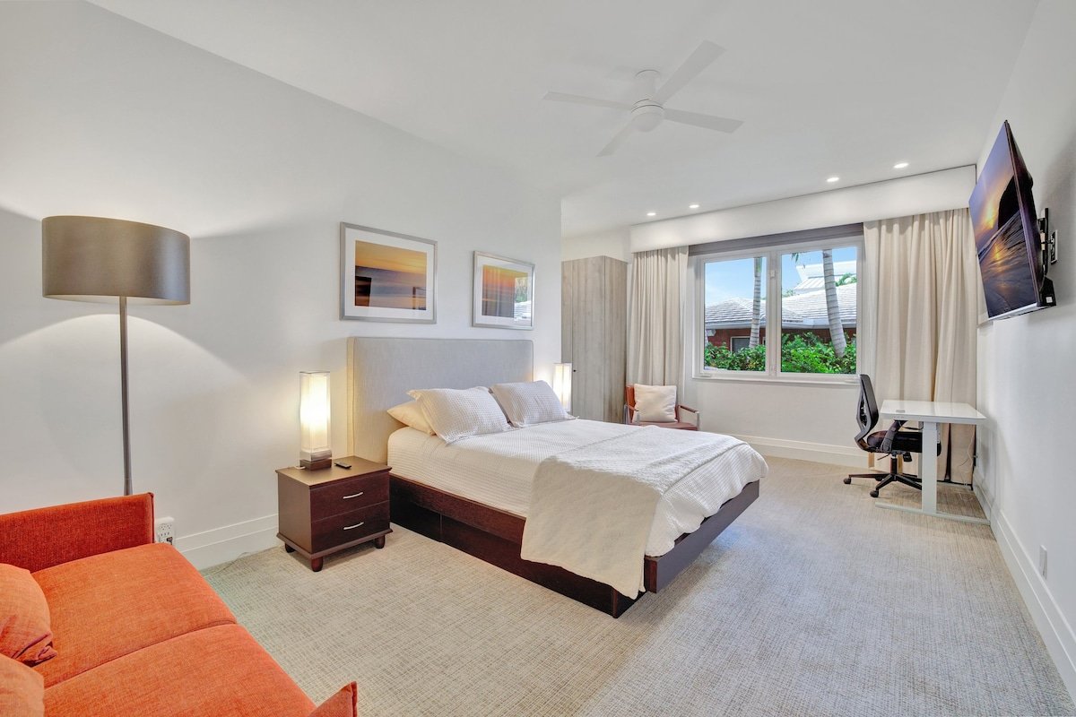 Elegant Waterfront Estate-6BR/6.5BA – off Las Olas gallery image 5