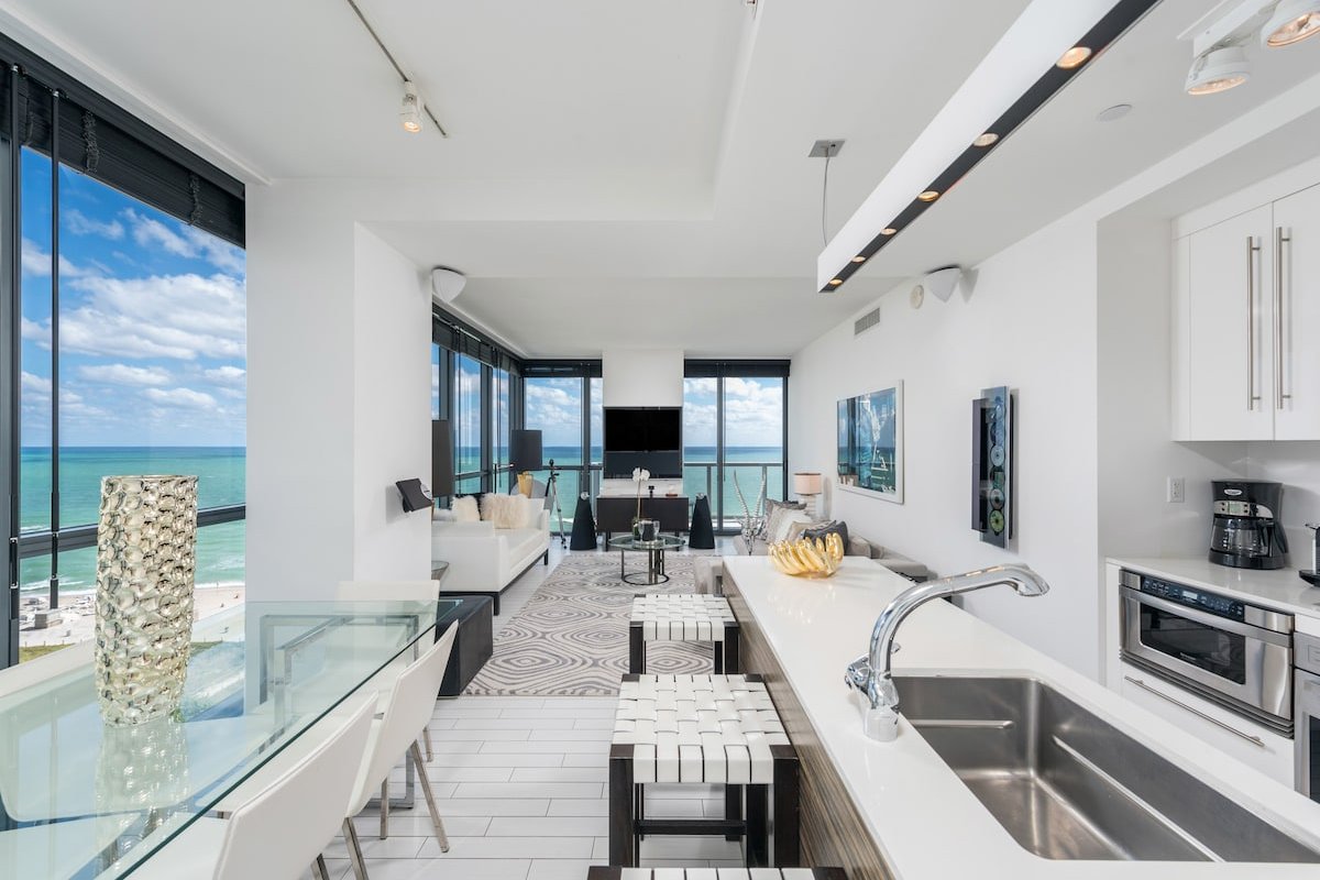 Stunning Oceanfront Private Condo at W Hotel-1229 gallery image 5