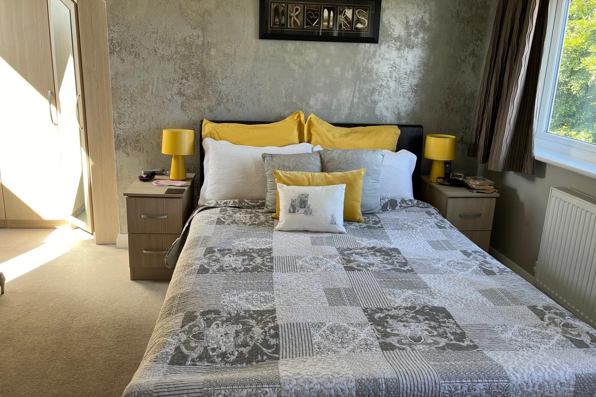 Entire 4-Bedroom Home in Hale