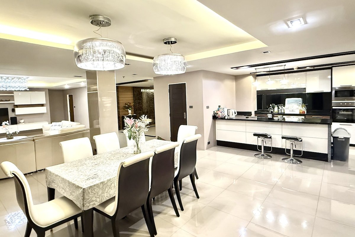 Spacious 5-BR 6-Bath Home by BTS On Nut, Sukhumvit gallery image 5