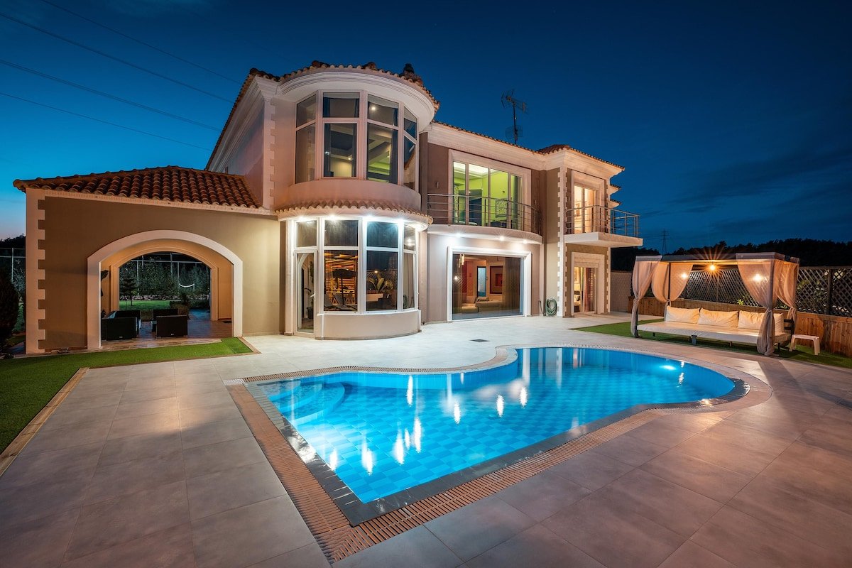 Paramithia Villa gallery image 3