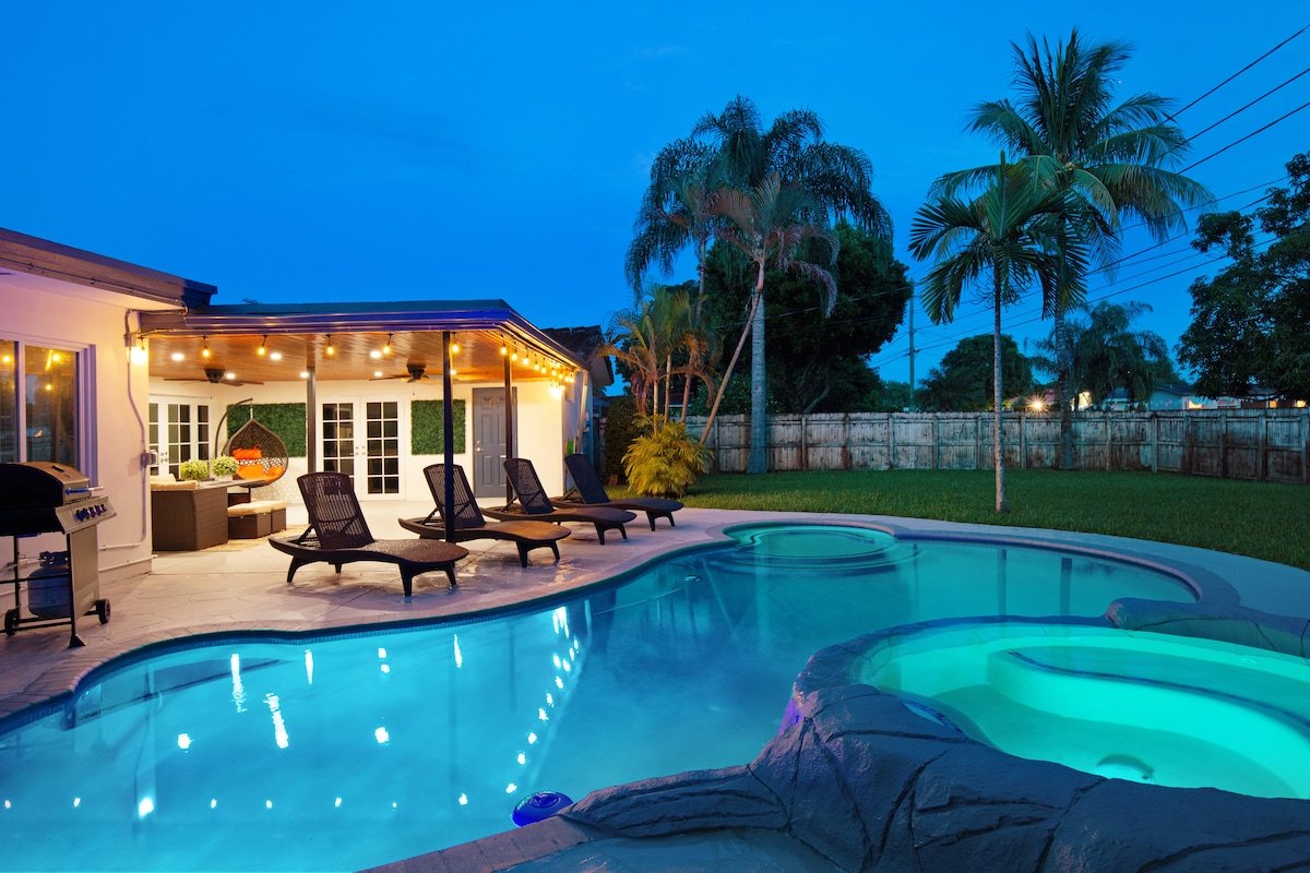 5BR Single-Level Home | Heated Pool, Spa, Grill gallery image 5