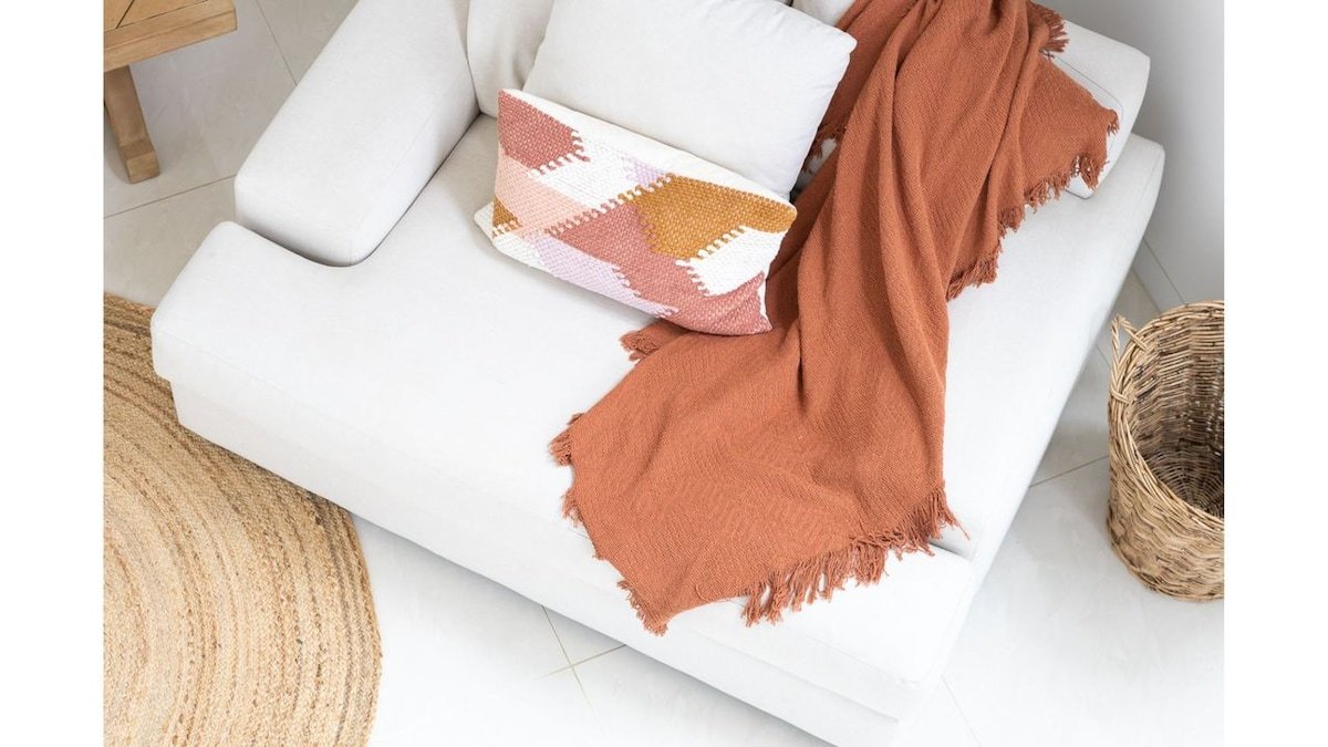 Paralian- Beachfront Home with Sauna gallery image 5